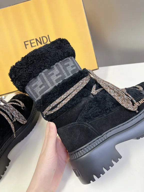 Fendi Shoe 